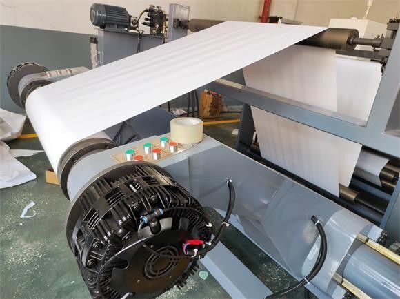 Máquina de impressão flexográfica de tipo unitário para papel laminado e papel composto multicamadas