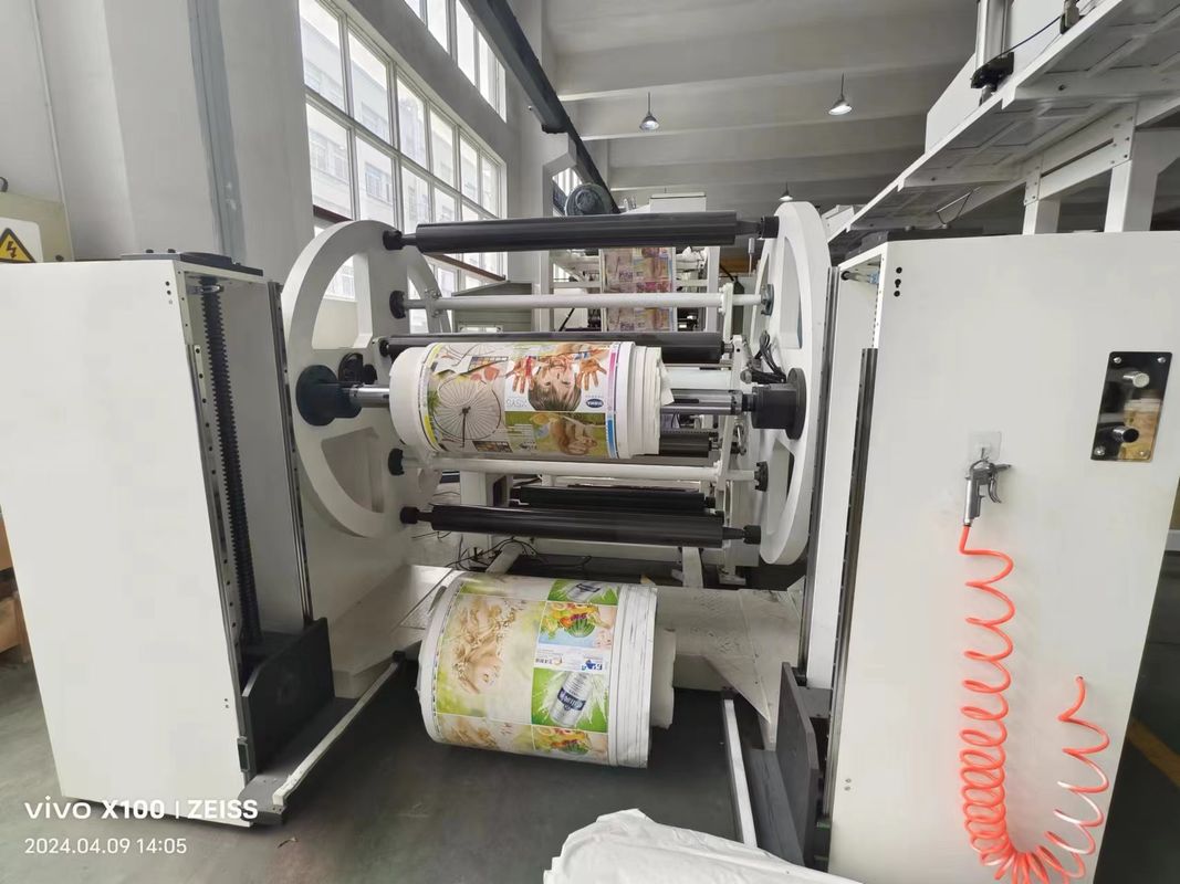 Máquina de impressão flexográfica em cascata de tipo vertical para materiais não tecidos de papel