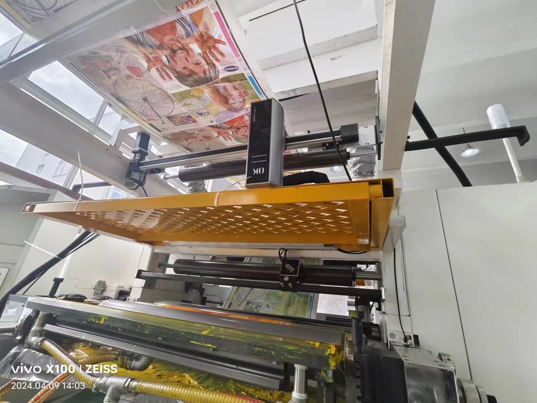 Máquina de impressão flexográfica em cascata de tipo vertical para materiais não tecidos de papel