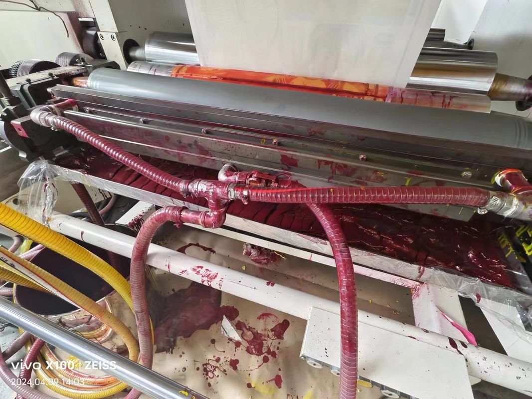 Máquina de impressão flexográfica em cascata de tipo vertical para materiais não tecidos de papel
