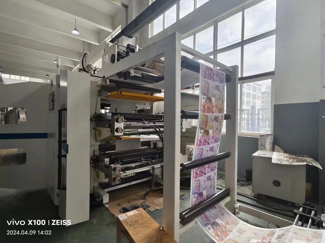 Máquina de impressão flexográfica em cascata de tipo vertical para materiais não tecidos de papel