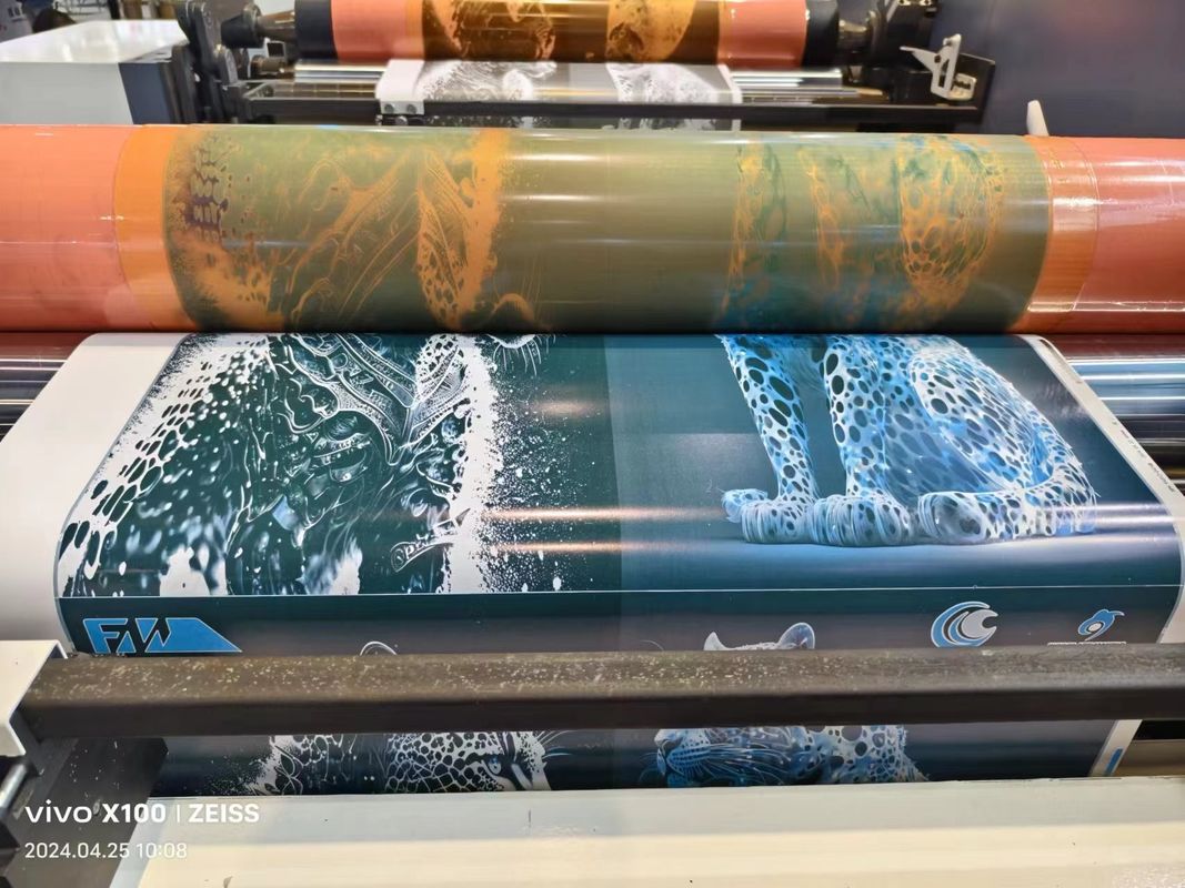 Máquina de impressão flexográfica de mangas para processo de secagem e rebobinagem de impressão em um passo