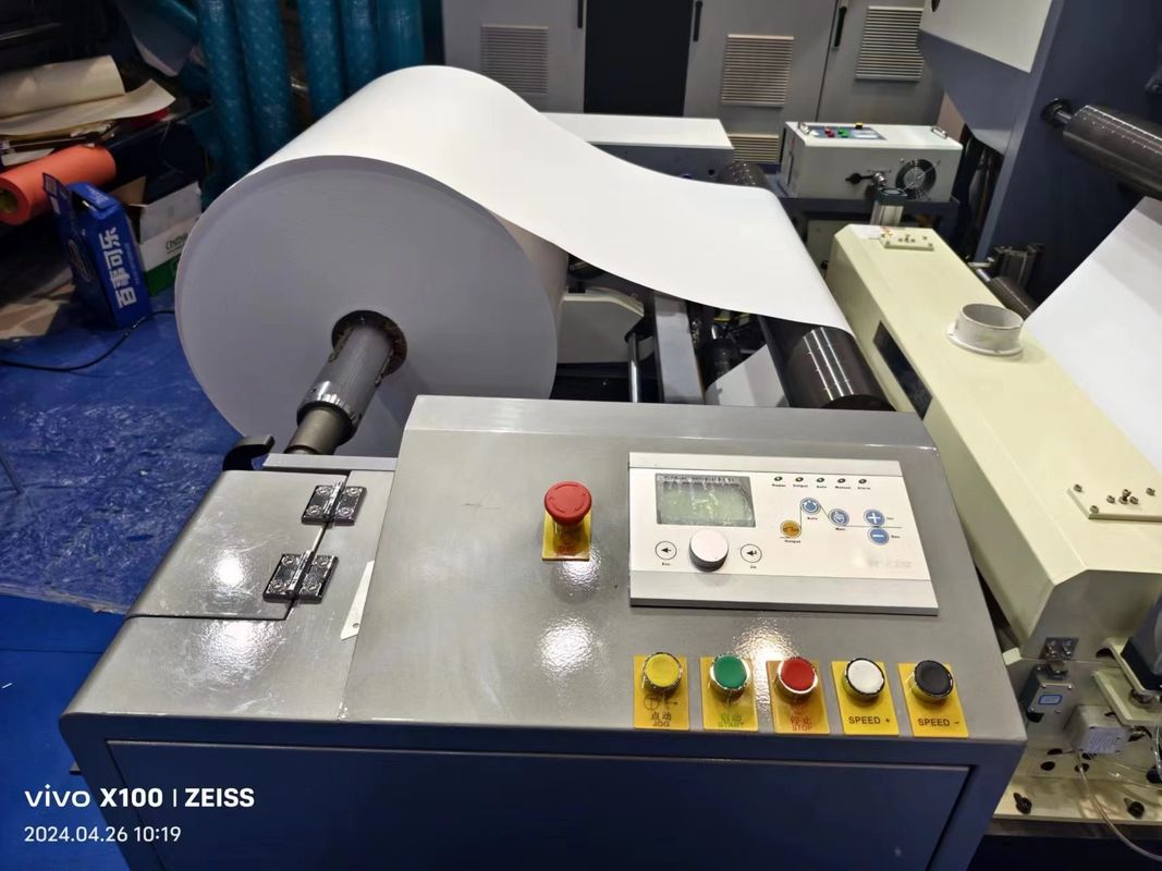 Máquina de impressão flexográfica de mangas para processo de secagem e rebobinagem de impressão em um passo