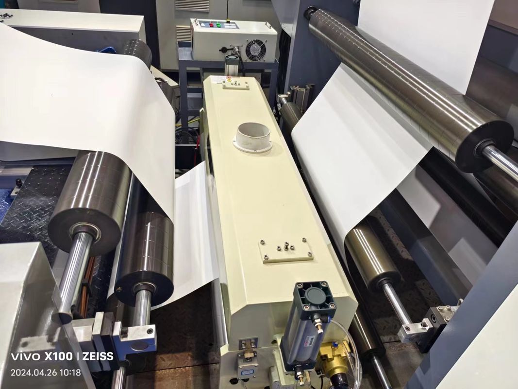Máquina de impressão flexográfica de mangas com sistema de servocondução para impressão de alta velocidade
