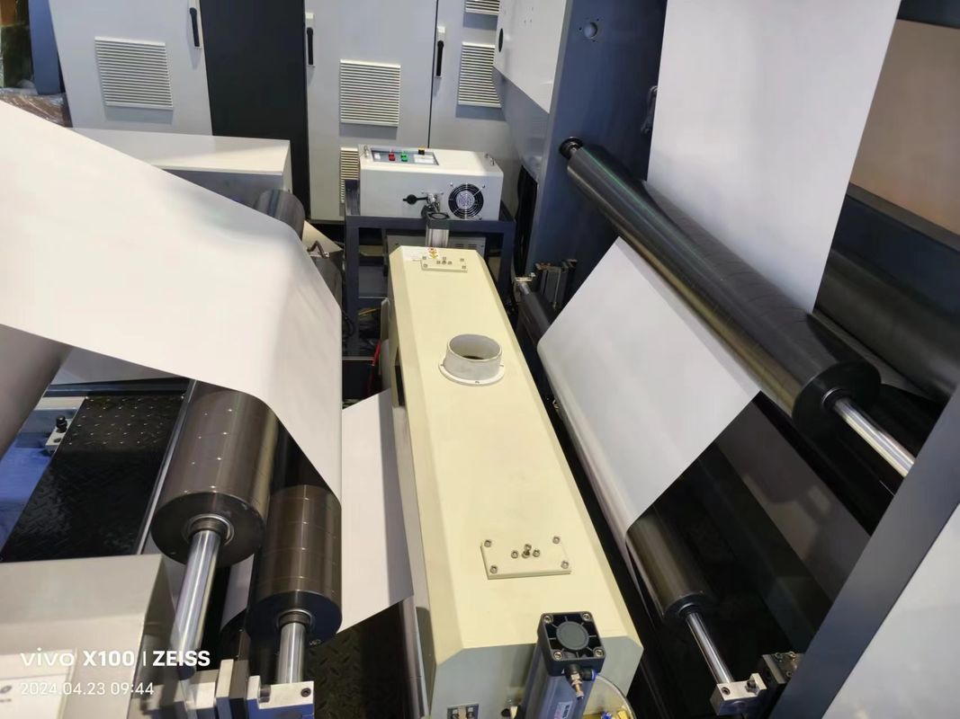 Máquina de impressão flexográfica de mangas com sistema de servocondução para impressão de alta velocidade