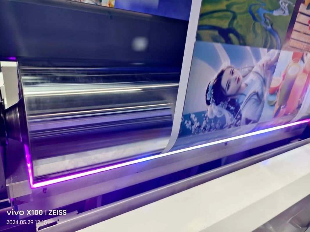 Máquina de impressão UV Servo Flexo de 1350 mm Copas de papel de rolo a rolo Impressora de cartões em estado novo Lojas de impressão de engrenagens em linha