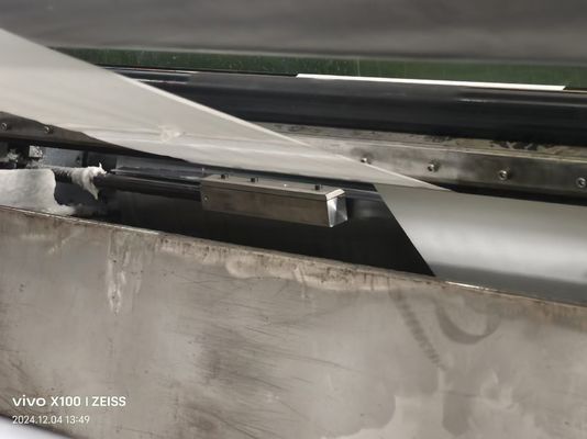 Máquina automática de revestimento por cera de papel de doces de rolos a rolos